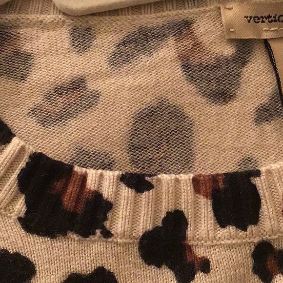 Sweater - Picture 3 of 4